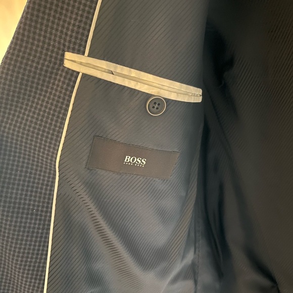 Mens Hugo Boss Virgin Wool Blazer 40R - Picture 5 of 13